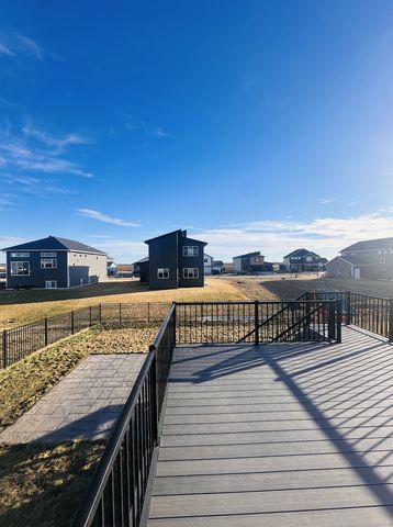 413 Hampton Drive W, Moorhead, MN 56560