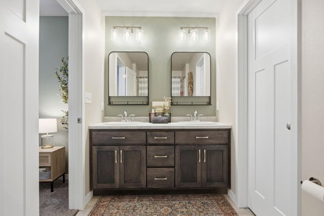 413 Hampton Drive W, Moorhead, MN 56560