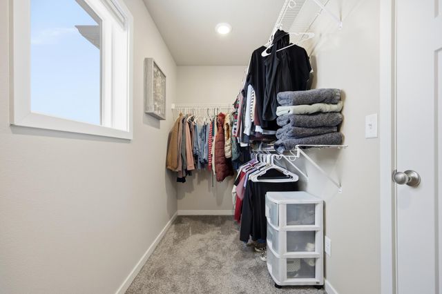 413 Hampton Drive W, Moorhead, MN 56560