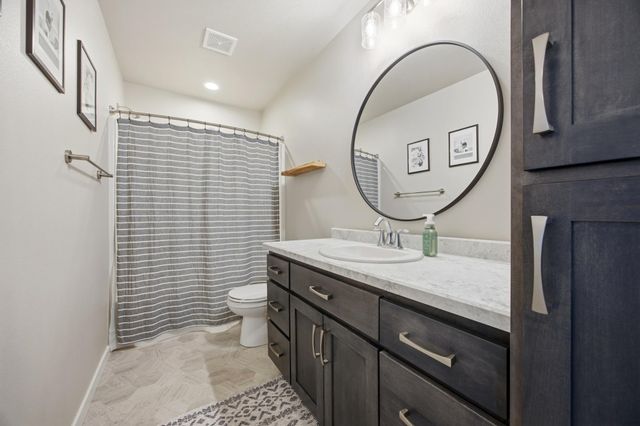 413 Hampton Drive W, Moorhead, MN 56560