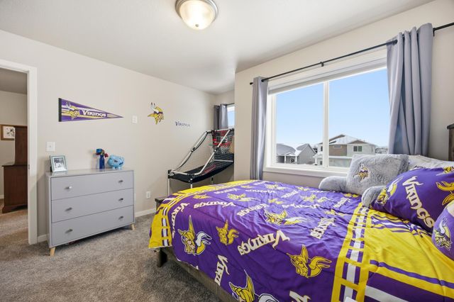 413 Hampton Drive W, Moorhead, MN 56560