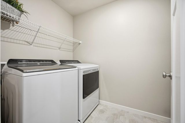 413 Hampton Drive W, Moorhead, MN 56560