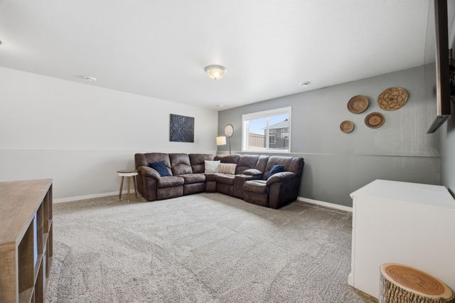 413 Hampton Drive W, Moorhead, MN 56560