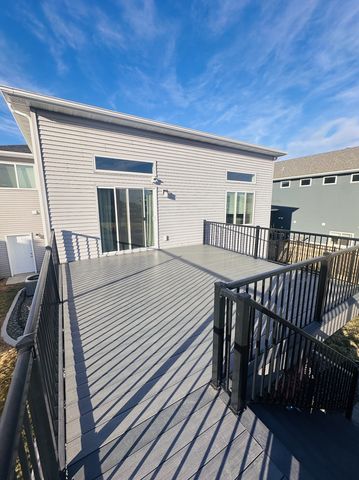 413 Hampton Drive W, Moorhead, MN 56560