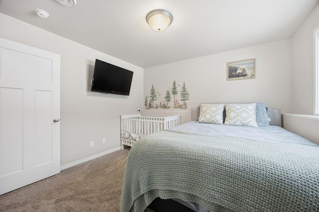 413 Hampton Drive W, Moorhead, MN 56560