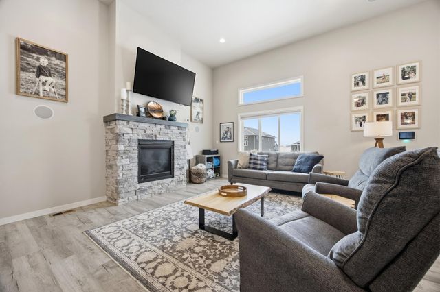 413 Hampton Drive W, Moorhead, MN 56560