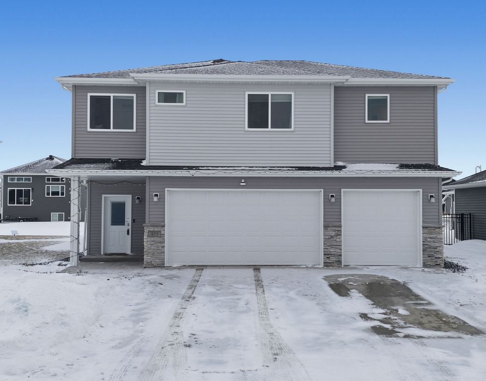 413 Hampton Drive W, Moorhead, MN 56560