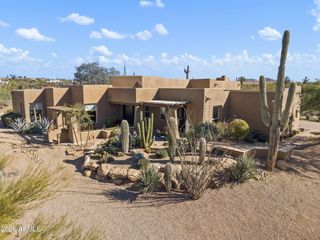 9001 E LAZYWOOD Place, Carefree, AZ 85377