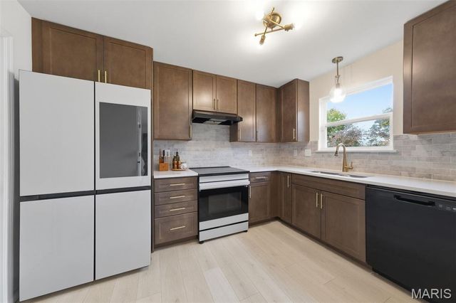 4279 Bear Ridge Drive, House Springs, MO 63051