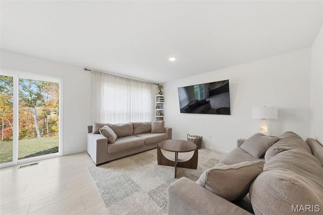 4279 Bear Ridge Drive, House Springs, MO 63051