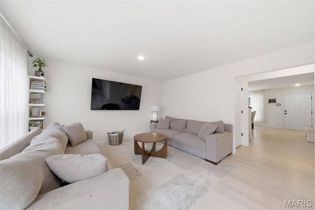 4279 Bear Ridge Drive, House Springs, MO 63051