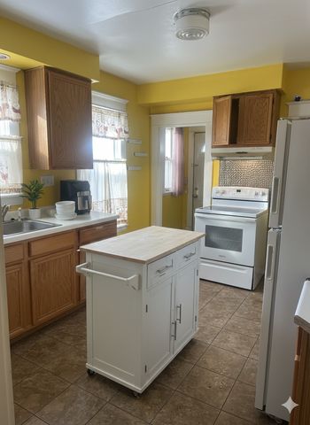 671 Van Buren Avenue, Saint Paul, MN 55104