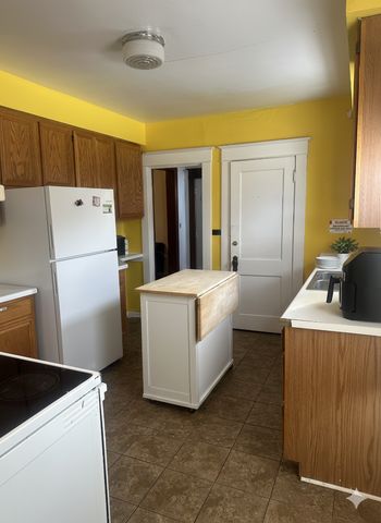 671 Van Buren Avenue, Saint Paul, MN 55104