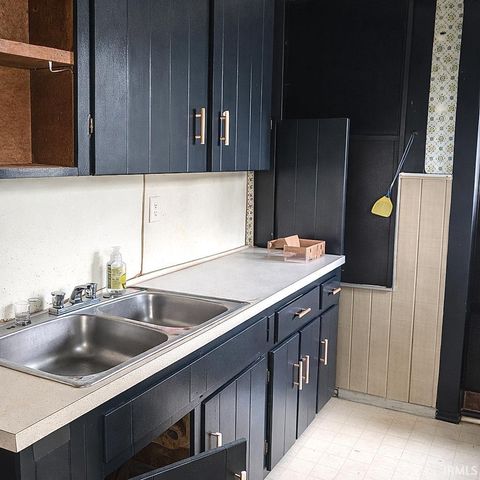 512 E Riverside Drive, Evansville, IN 47713