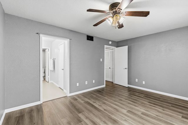 2535 Wedglea Drive 224, Dallas, TX 75211