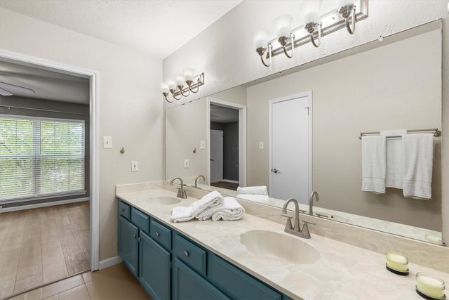 2535 Wedglea Drive 224, Dallas, TX 75211