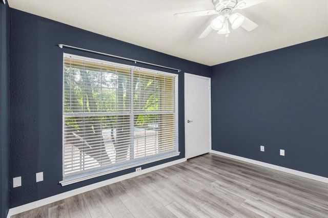 2535 Wedglea Drive 224, Dallas, TX 75211