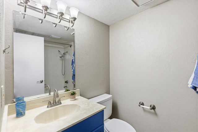 2535 Wedglea Drive 224, Dallas, TX 75211
