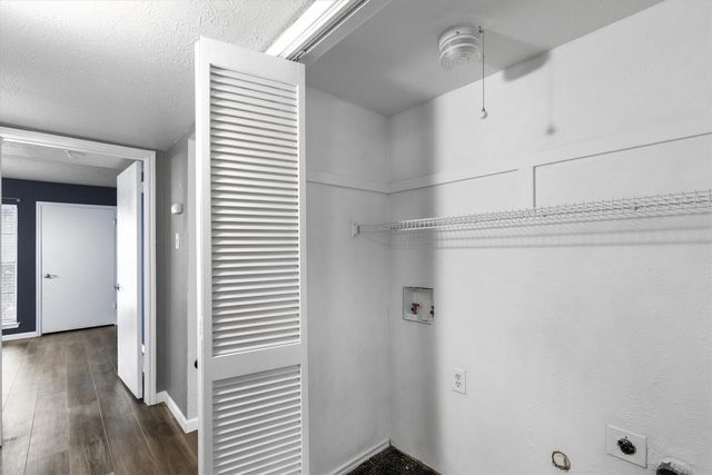 2535 Wedglea Drive 224, Dallas, TX 75211