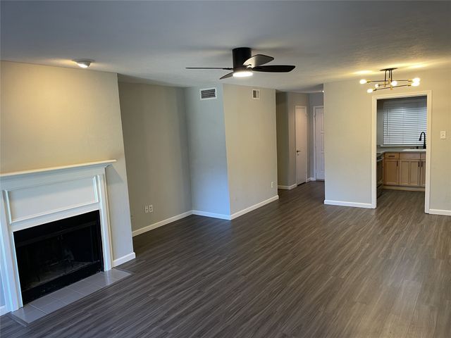 2535 Wedglea Drive 224, Dallas, TX 75211