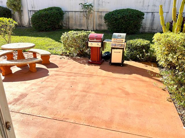 920 SW 11th Avenue 5d, Hallandale Beach, FL 33009