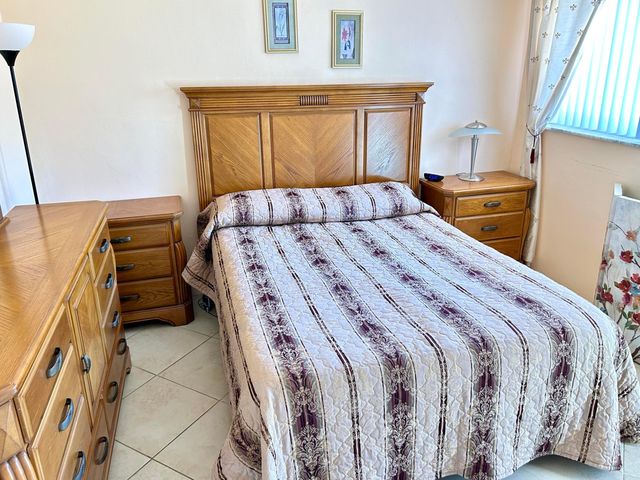 920 SW 11th Avenue 5d, Hallandale Beach, FL 33009