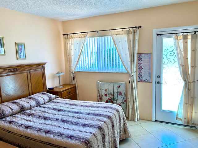 920 SW 11th Avenue 5d, Hallandale Beach, FL 33009