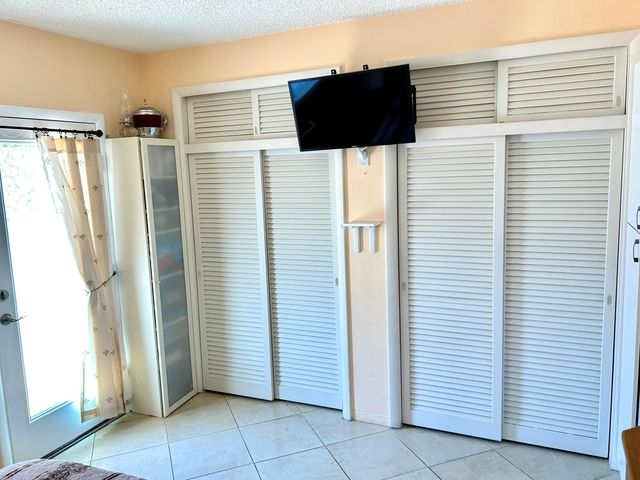 920 SW 11th Avenue 5d, Hallandale Beach, FL 33009