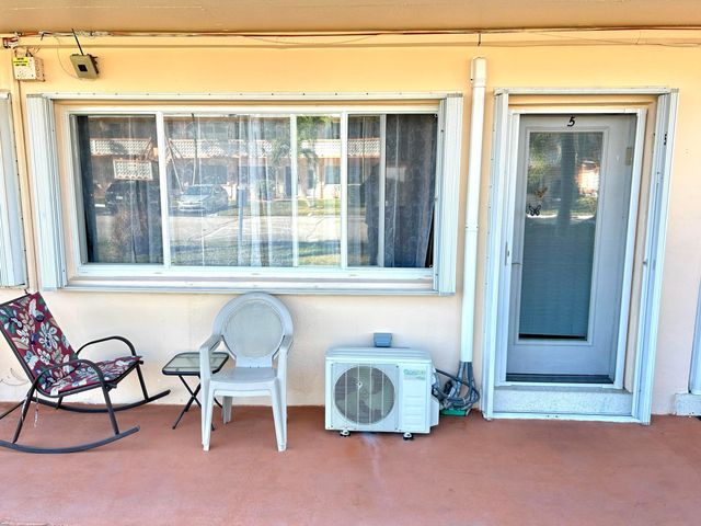 920 SW 11th Avenue 5d, Hallandale Beach, FL 33009
