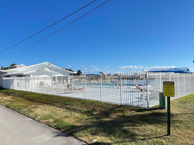 920 SW 11th Avenue 5d, Hallandale Beach, FL 33009