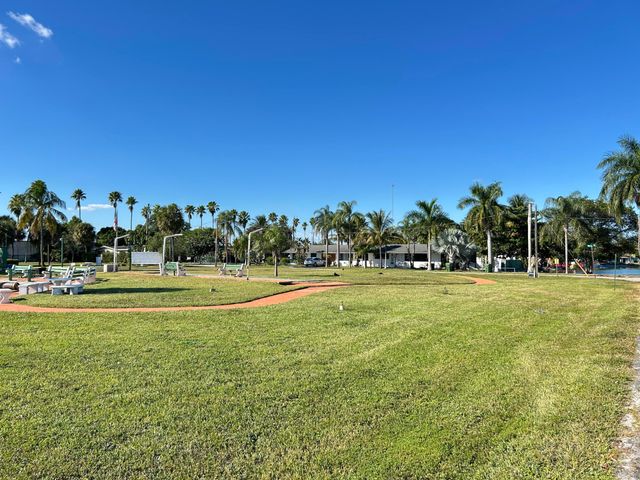 920 SW 11th Avenue 5d, Hallandale Beach, FL 33009