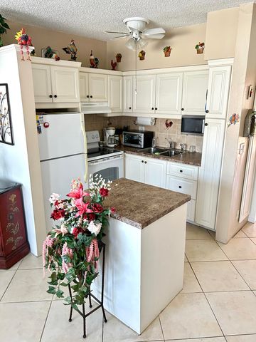 920 SW 11th Avenue 5d, Hallandale Beach, FL 33009
