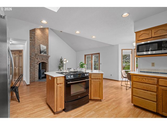 495 Sw 167TH Ave, Beaverton, OR 97006