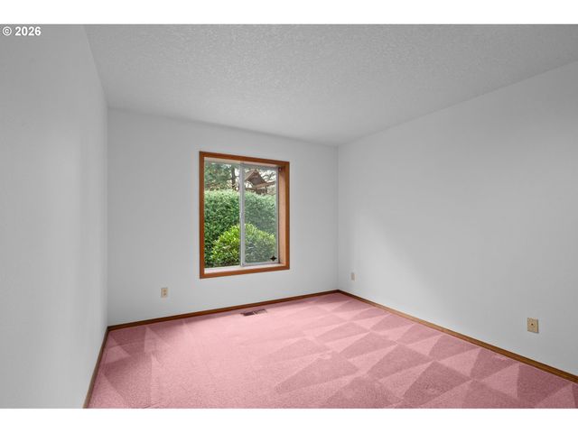 495 Sw 167TH Ave, Beaverton, OR 97006