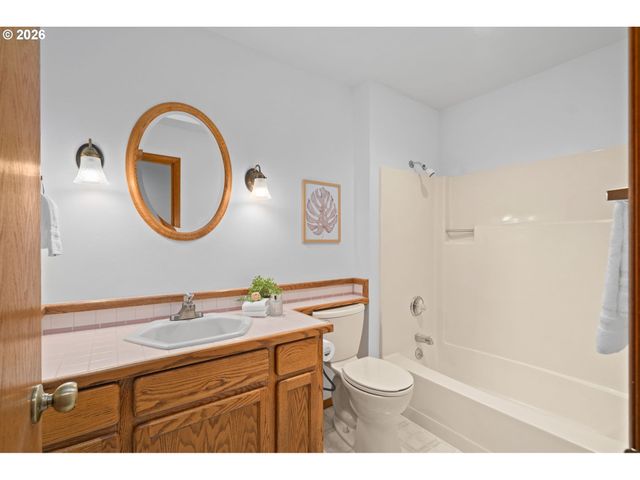 495 Sw 167TH Ave, Beaverton, OR 97006