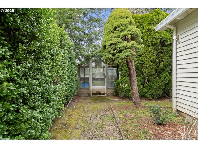 495 Sw 167TH Ave, Beaverton, OR 97006