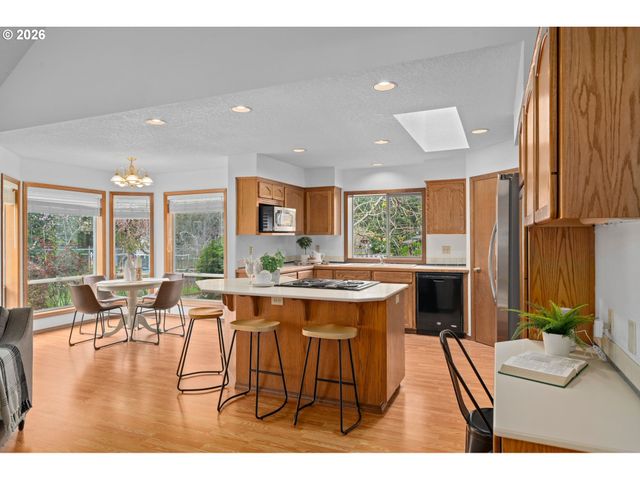 495 Sw 167TH Ave, Beaverton, OR 97006