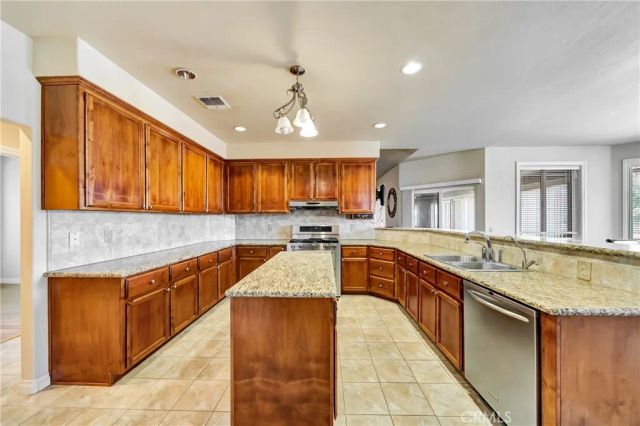 16092 Knoll Drive, California City, CA 93505