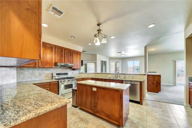 16092 Knoll Drive, California City, CA 93505