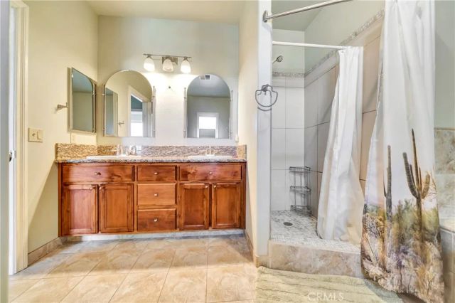 16092 Knoll Drive, California City, CA 93505