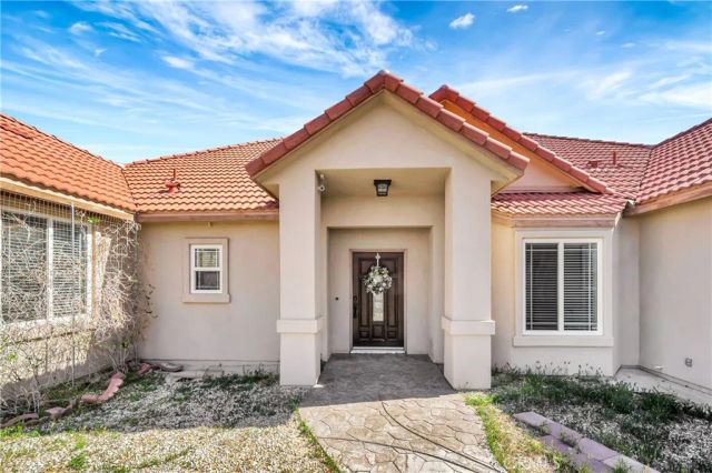 16092 Knoll Drive, California City, CA 93505