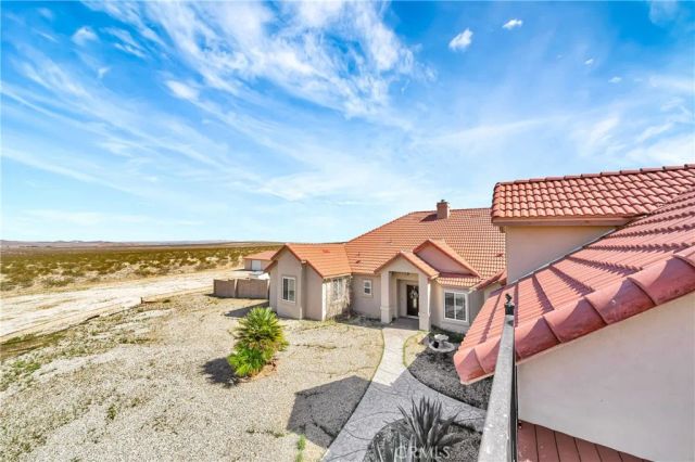 16092 Knoll Drive, California City, CA 93505