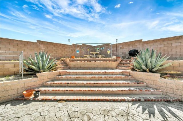 16092 Knoll Drive, California City, CA 93505