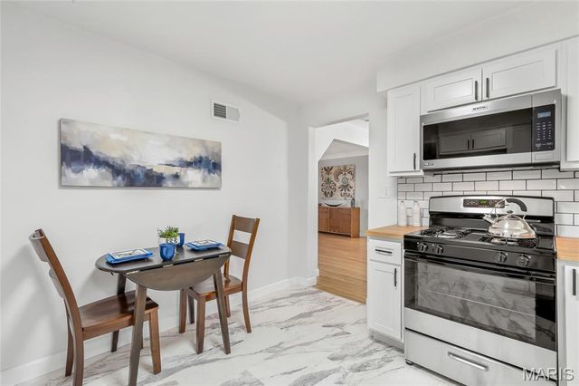 11 Hazelwood Lane, Hazelwood, MO 63042