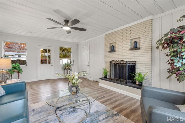 11 Hazelwood Lane, Hazelwood, MO 63042