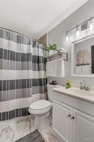 11 Hazelwood Lane, Hazelwood, MO 63042