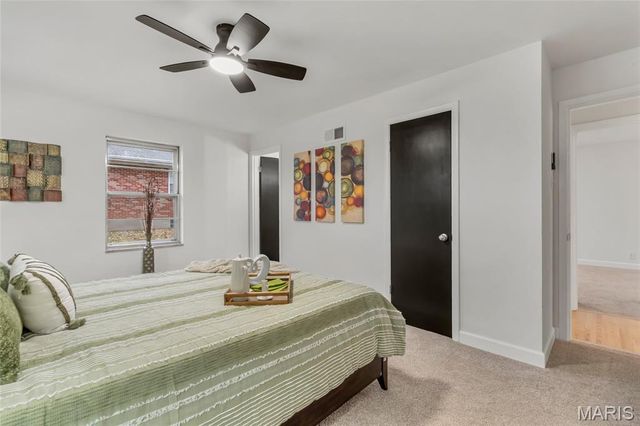 11 Hazelwood Lane, Hazelwood, MO 63042