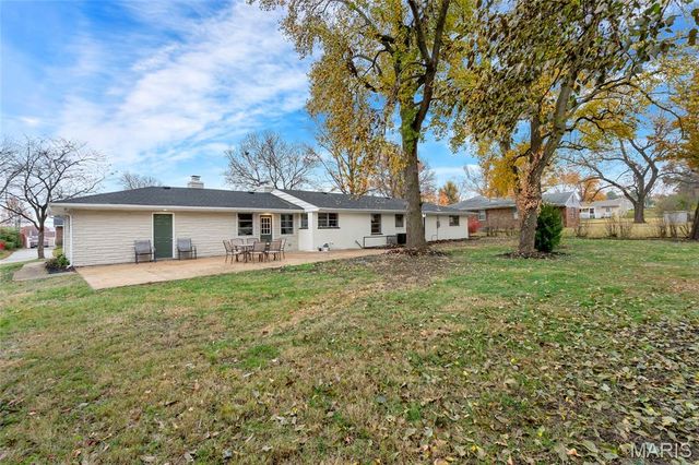 11 Hazelwood Lane, Hazelwood, MO 63042