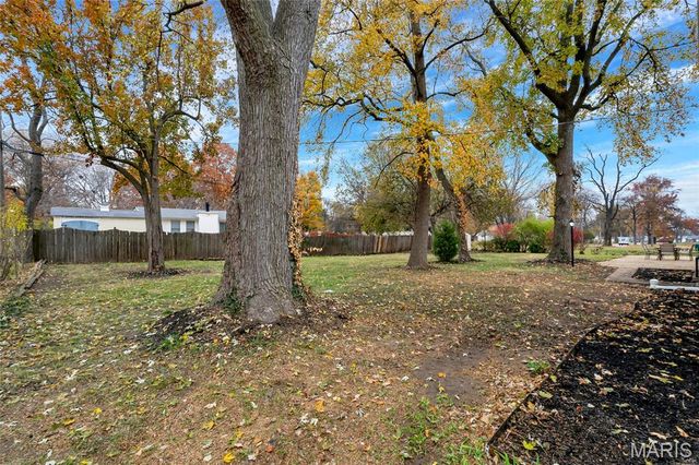 11 Hazelwood Lane, Hazelwood, MO 63042