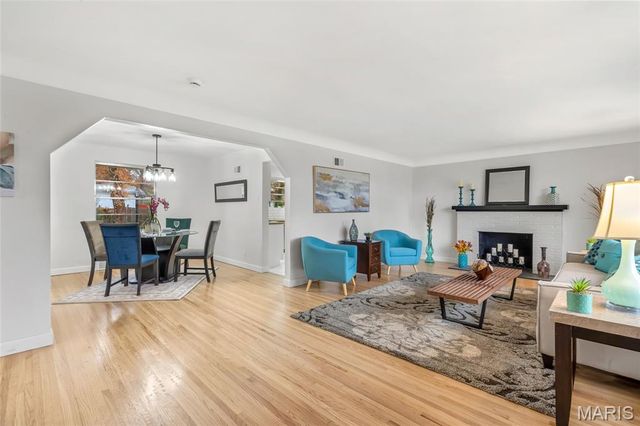 11 Hazelwood Lane, Hazelwood, MO 63042